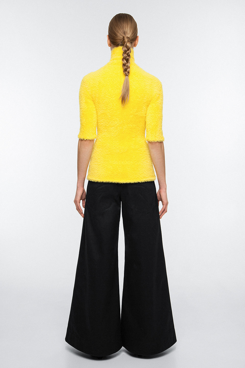 SUNNY YELLOW KNITTED TURTLENECK T-SHIRT