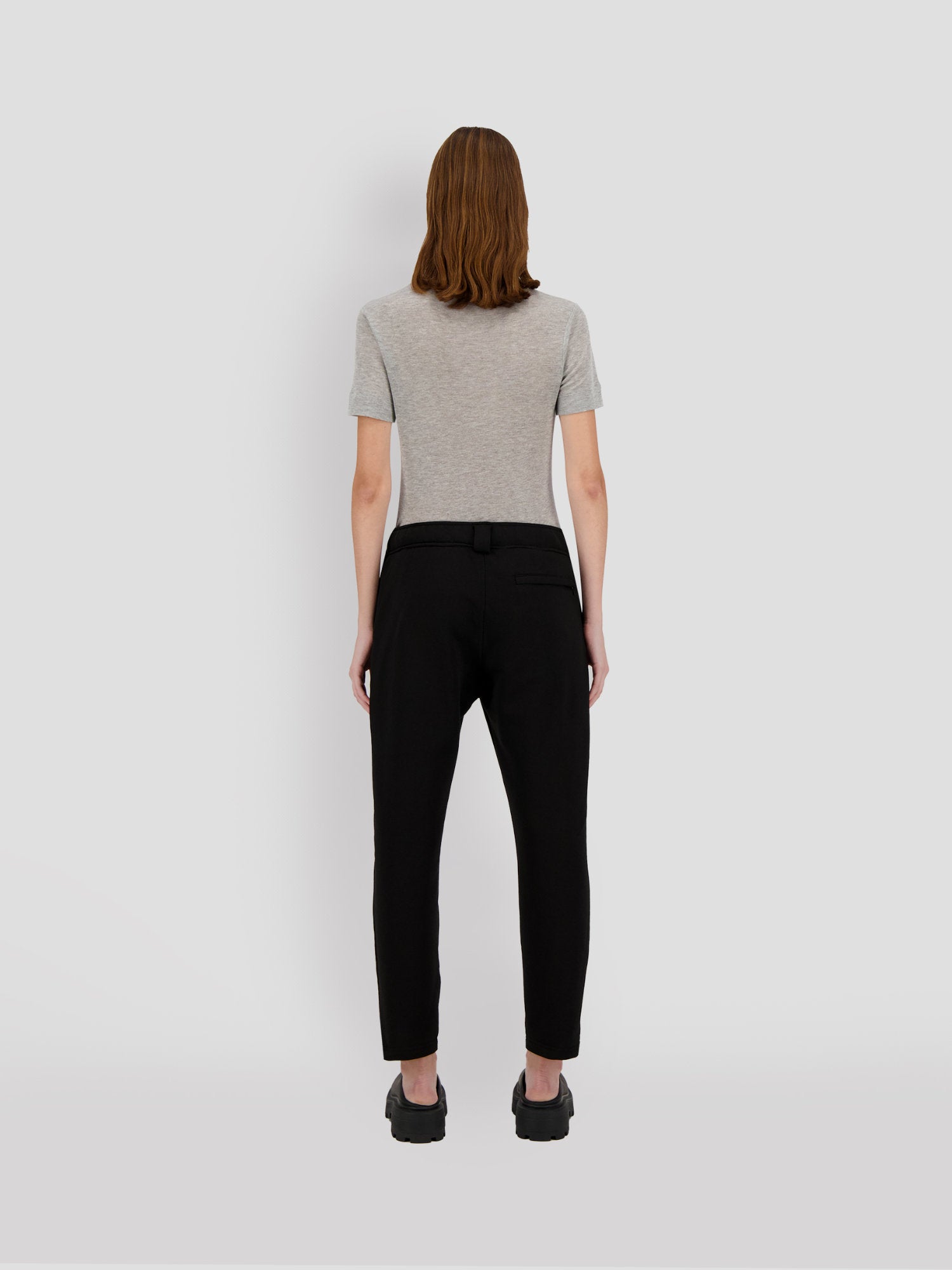 BLACK CROPPED SWEATPANTS WITH THEO LOGO